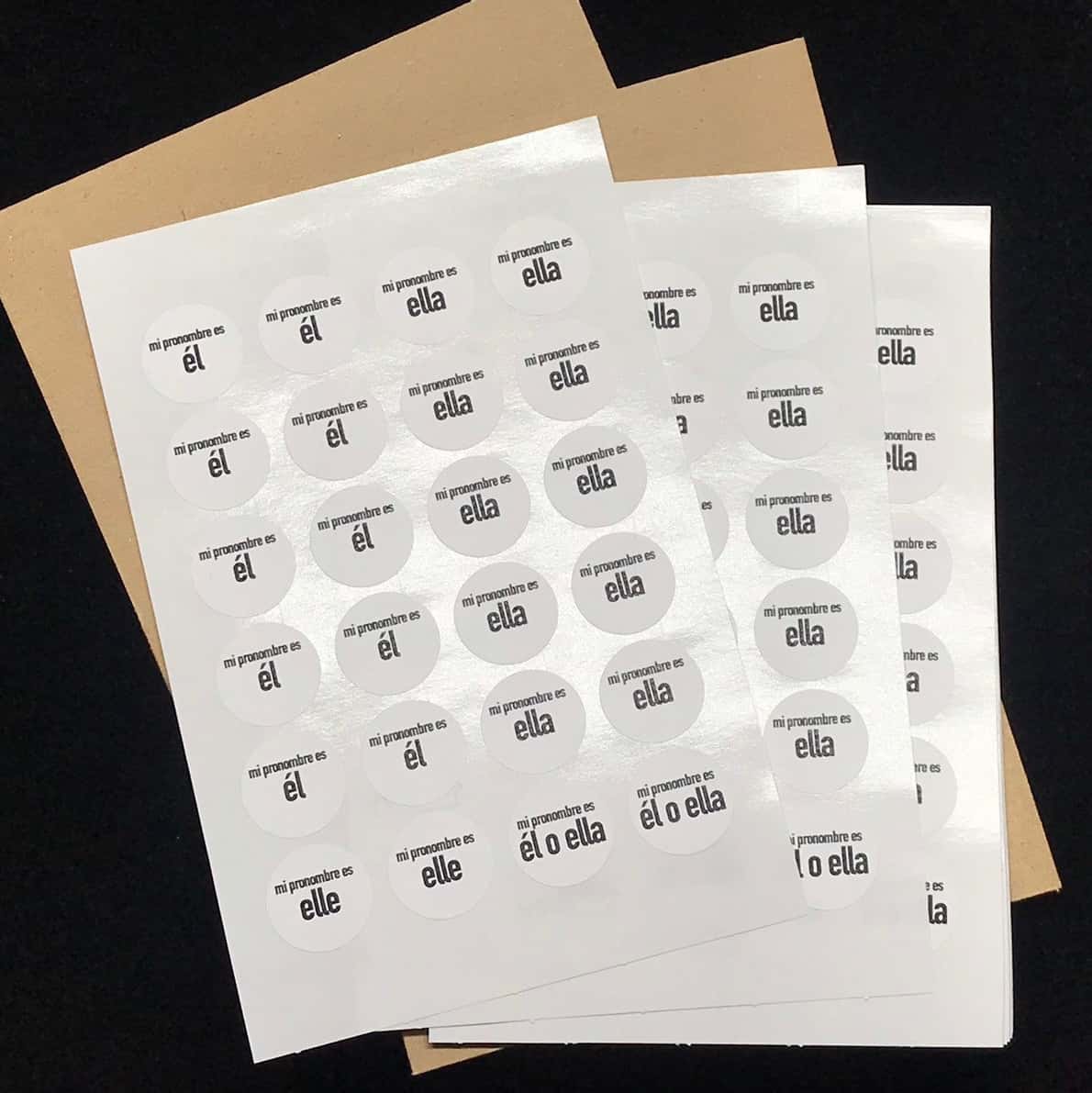 Pronoun stickers en español 500 count